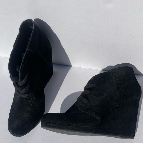 Dolce Vita Black Suede Wedge Booties - Picture 4 of 7